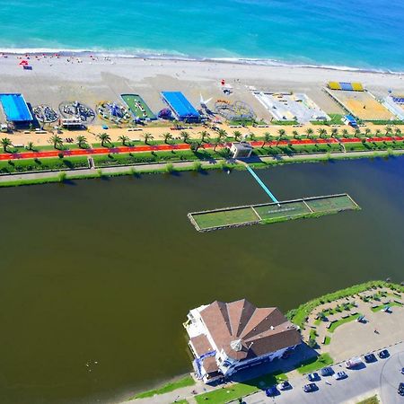 Sea View From The Clouds Aparthotel Batumi Exteriör bild