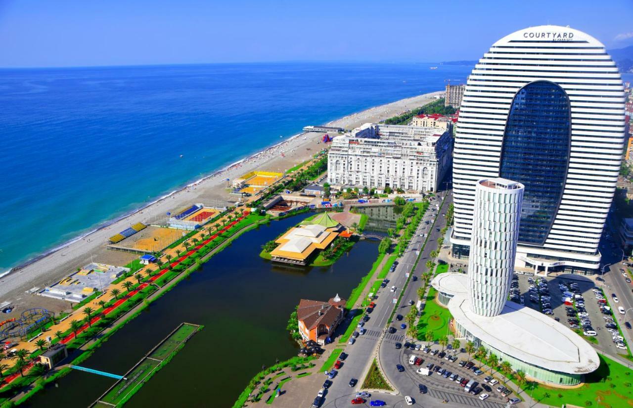 Sea View From The Clouds Aparthotel Batumi Exteriör bild