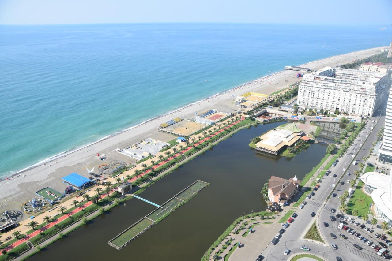 Sea View From The Clouds Aparthotel Batumi Exteriör bild